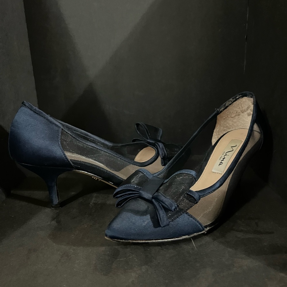 Navy blue kitten heels